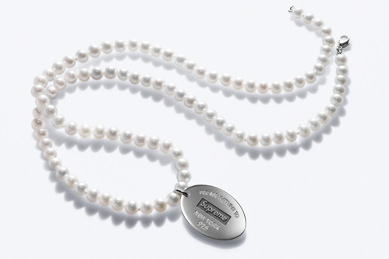 Return to Tiffany Oval Tag Pearl Necklace (Photo credit: Supreme)