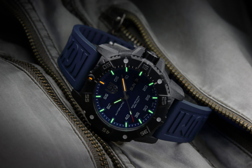 luminox master carbon seal automatic