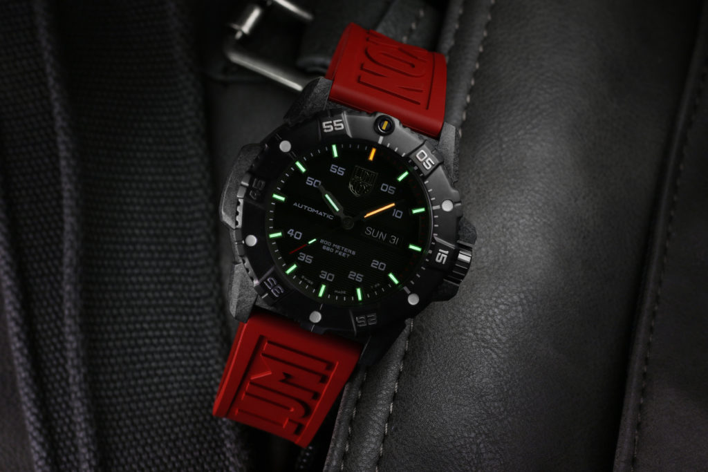 luminox master carbon seal automatic