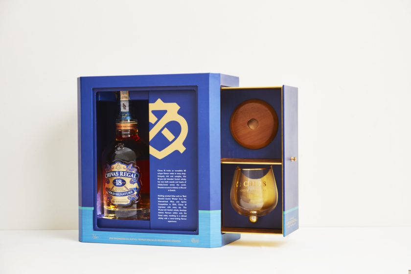 Chivas Regal 18 Gift Set
